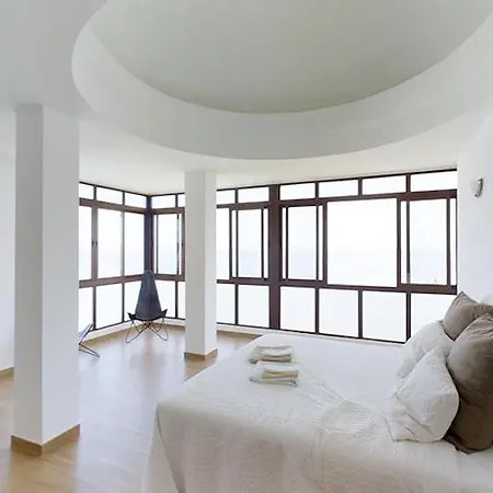 Fantastic First Line Penthouse 아파트 미하스